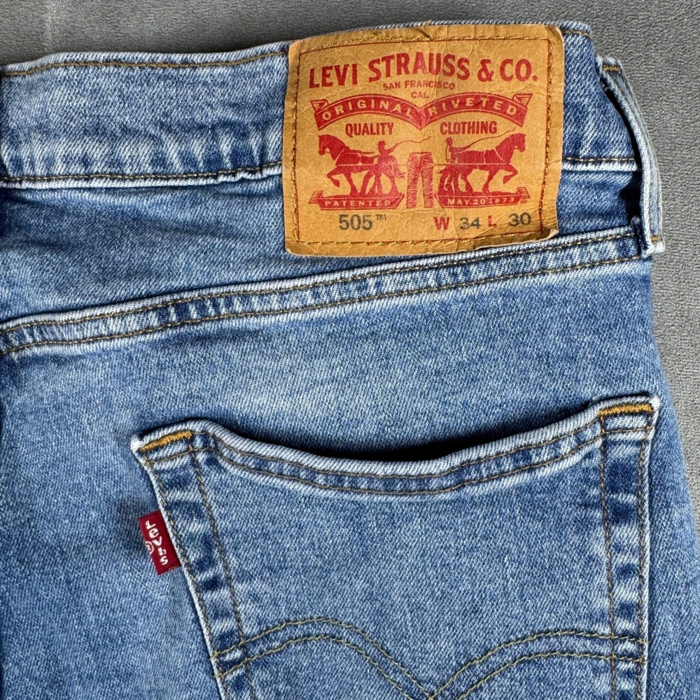Levis 505 Regular Fit Mens 34x30 Light Wash Straight Leg Jeans Blue Denim - Picture 7 of 12